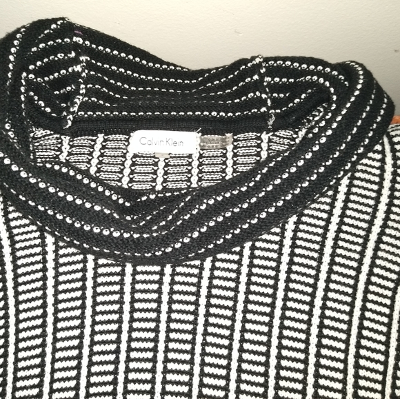 Calvin Klein sweater - Picture 1 of 3